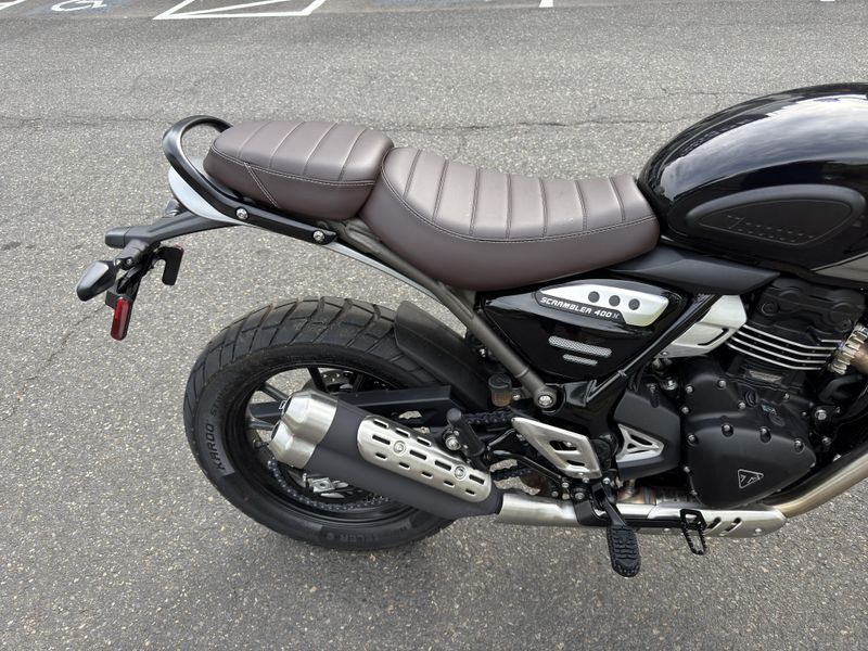 2025 Triumph SCRAMBLER 400 X - PHANTOM BLACK - SILVER ICE 