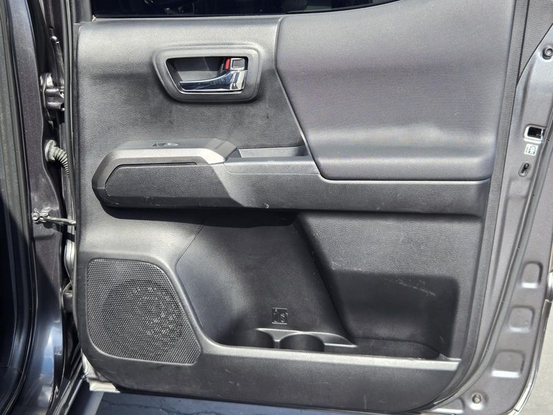 Used 2019 Toyota Tacoma TRD Off Road Double Cab 5' Bed V6 AT (Natl)