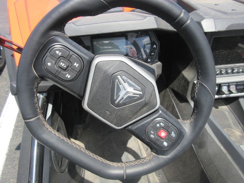 USED 2024 POLARIS SLINGSHOT SL AUTODRIVE Image 16