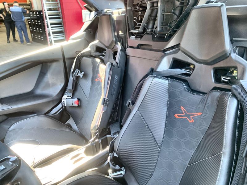 New 2025 Can-Am MAVERICK R X 999T DCT Image 20