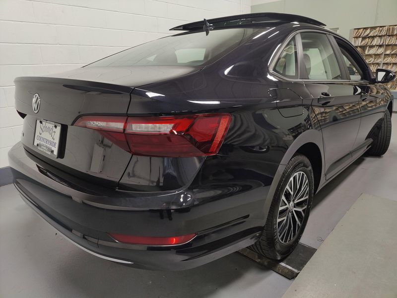 2021 Volkswagen Jetta SE w/Sunroof & Cold Weather PkgImage 10