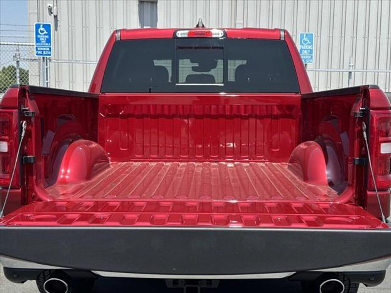 New 2026 RAM 1500 Big Horn Crew Cab 4x2 5'7' Box