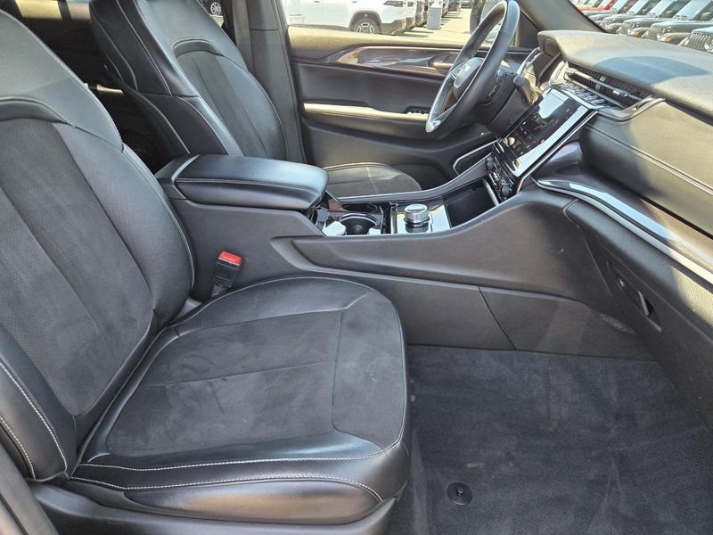 Used 2022 Jeep Grand Cherokee Altitude 4x4