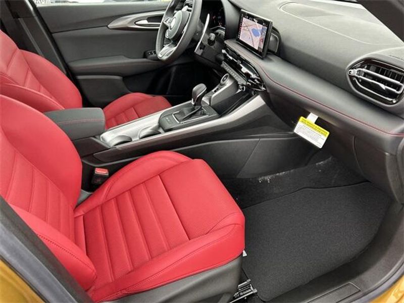 New 2024 Dodge Hornet R/T Plus EawdImage 12