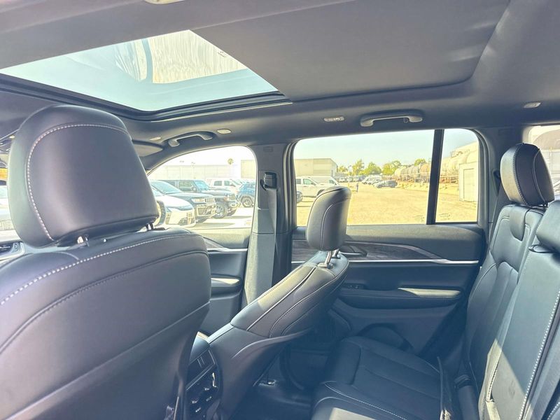 New 2026 Jeep Grand Cherokee Limited 4x4