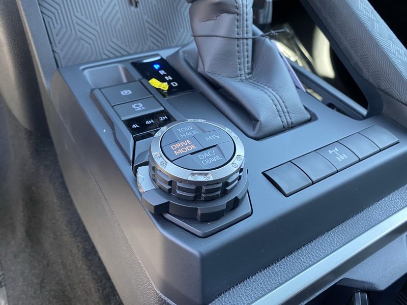 2025 Toyota Tacoma TRD Off Road HybridImage 18