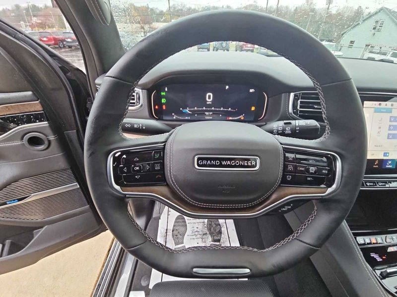 2022 Grand Wagoneer Series II 4x4Image 6