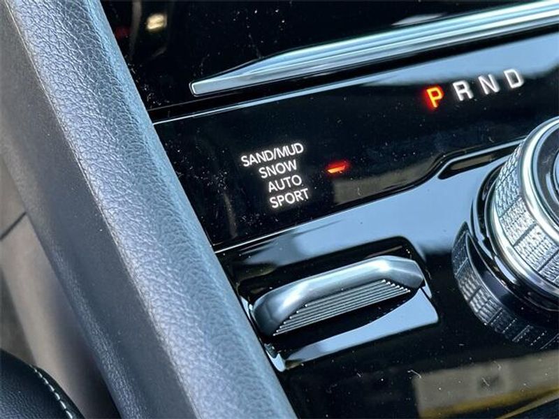 New 2025 Jeep Grand Cherokee L Limited 4x4Image 23