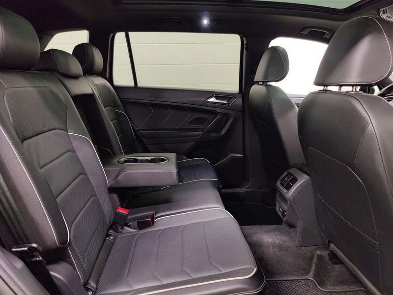 Used 2024 Volkswagen Tiguan AWD SEL R-Line w/Sunroof/NavImage 19