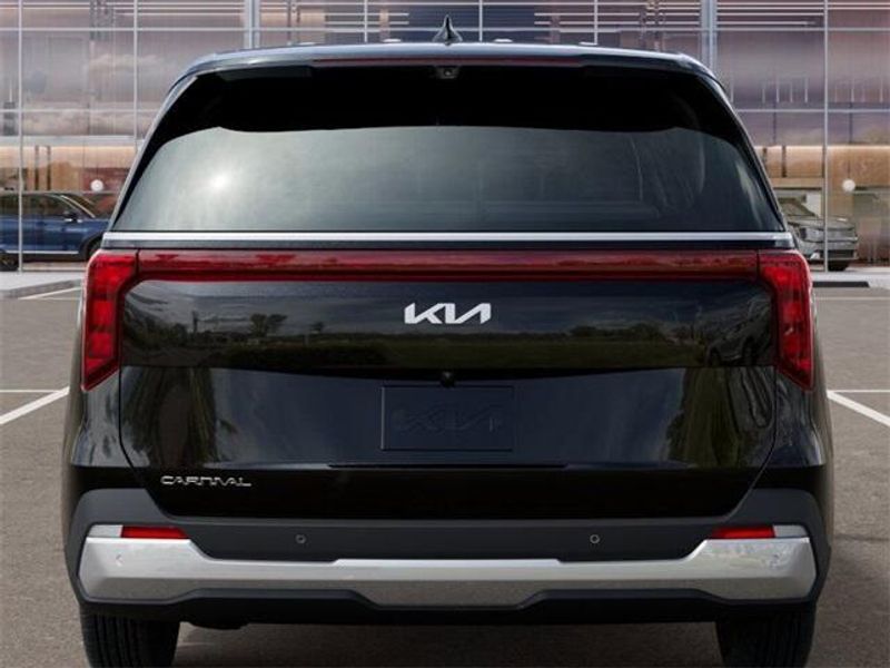 2025 Kia Carnival LXSImage 13