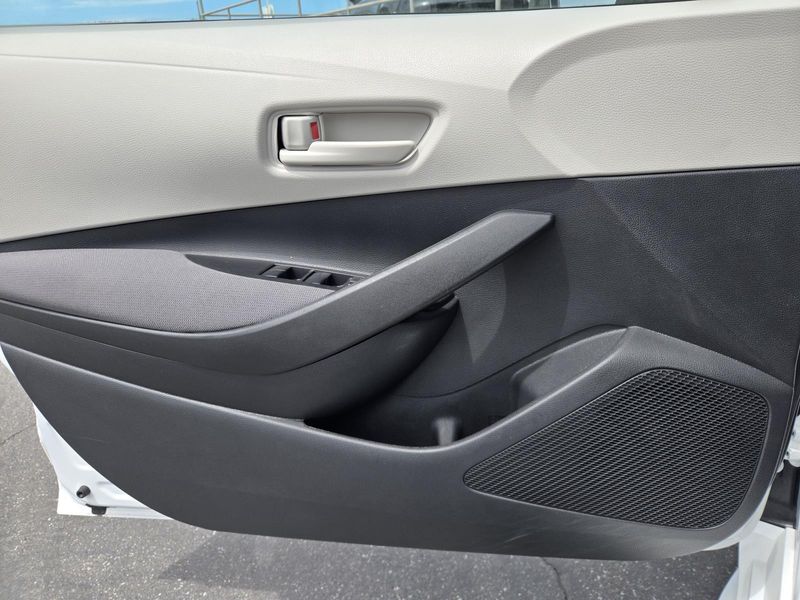 Used 2025 Toyota Corolla LE CVT (Natl)