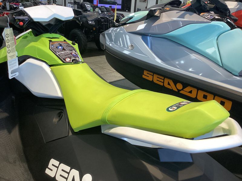 2023 SEADOO SPARK 2UP ROTAX 900 ACE90 CONV WITH IBR MANTA GREEN AND WHITE Image 3