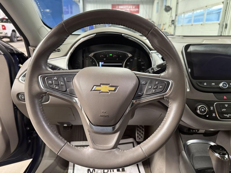 Used 2017 Chevrolet Malibu LTImage 18