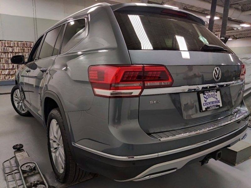 2018 VOLKSWAGEN Atlas V6 SEL PREMIUM 4-MOTION AWD in a PLATINUM exterior color and Black Heated & Cooled Leatherinterior. Schmelz Countryside SAAB (888) 558-1064 stpaulsaab.com 