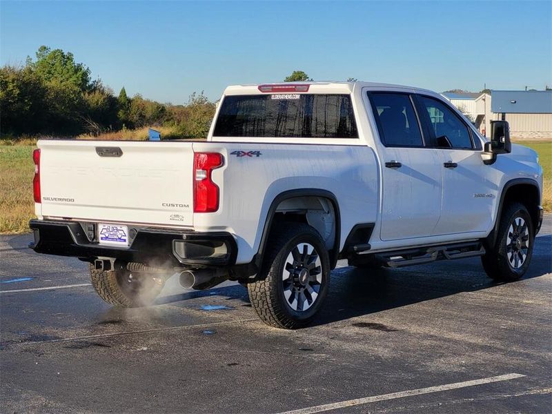 2021 Chevrolet Silverado 2500HD CustomImage 6