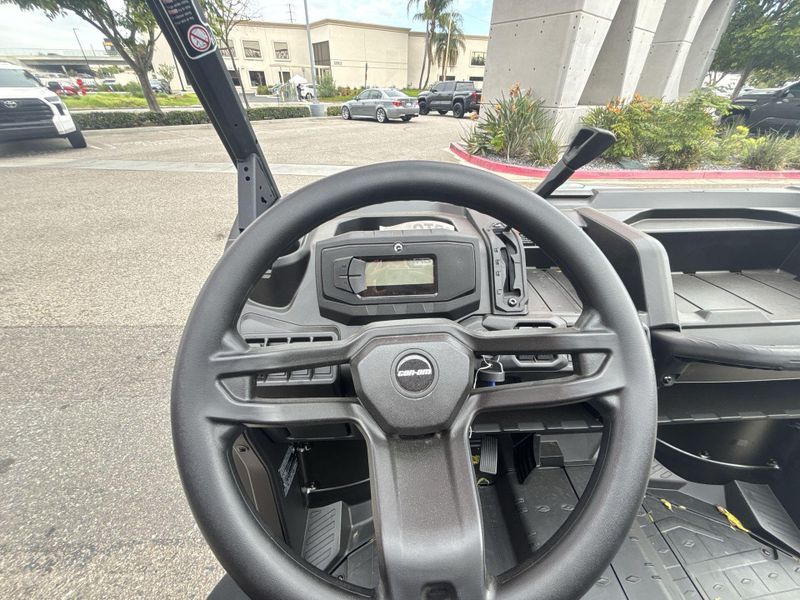 New 2026 Can-Am DEFENDER MAX DPS HD9 Image 14