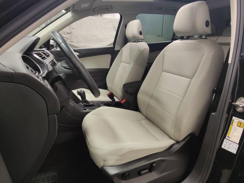 Used 2020 Volkswagen Tiguan SE AWD w/SunroofImage 14