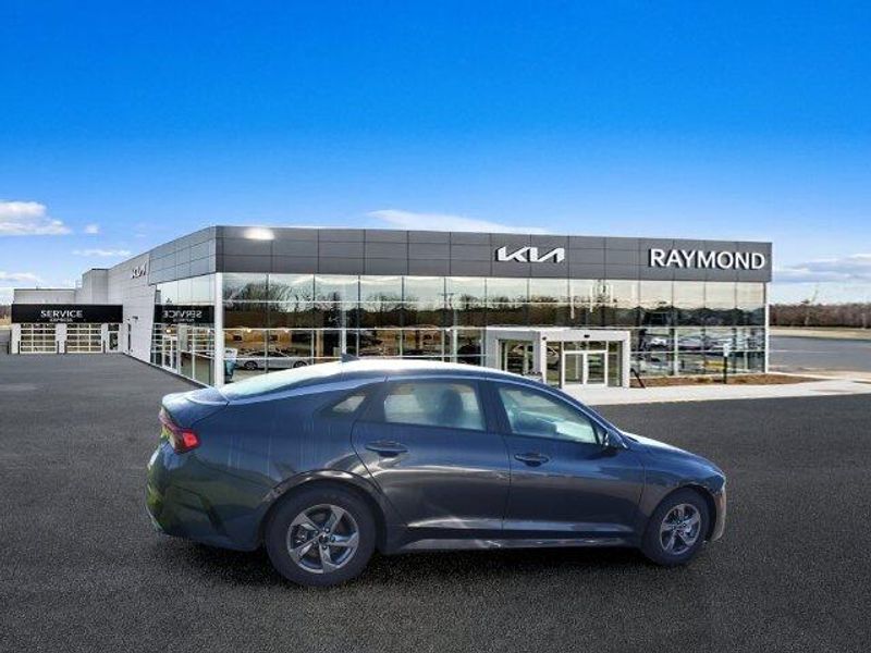 Used 2023 Kia K5 LXSImage 2