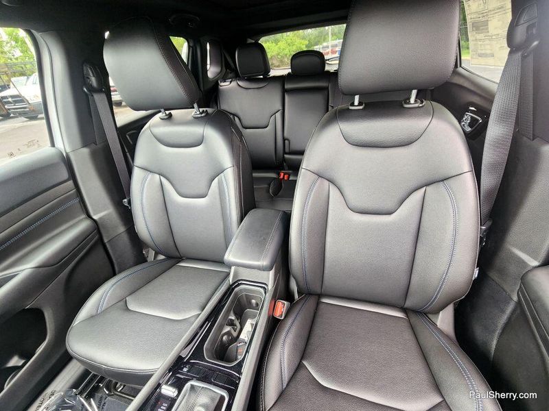 New 2025 Jeep Compass Limited 4x4