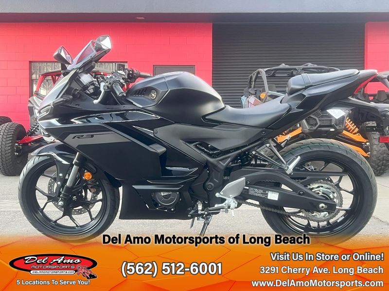 2025 Yamaha YZF-R3 ABS Image 1