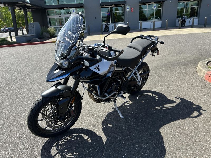 New 2026 Triumph TIGER 900 GT PRO ALPINE EDITION 