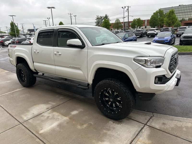 2020 Toyota Tacoma TRD SportImage 3