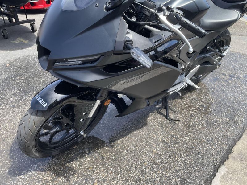 Used 2025 Yamaha YZF-R3 ABS Image 14