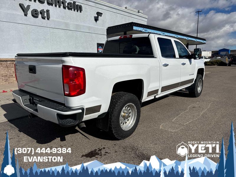 2018 Chevrolet Silverado 1500 LTZ photo 3