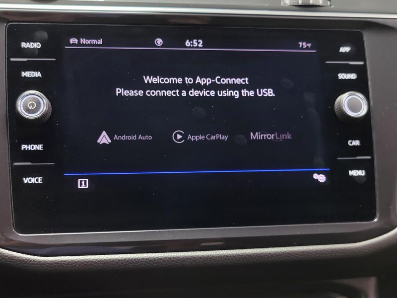 Used 2022 Volkswagen Tiguan SE 4-Motion AWDImage 17