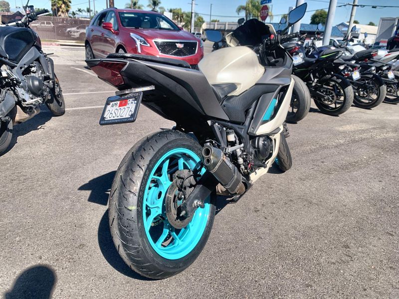 Used 2024 Yamaha YZF-R3 ABS Image 15