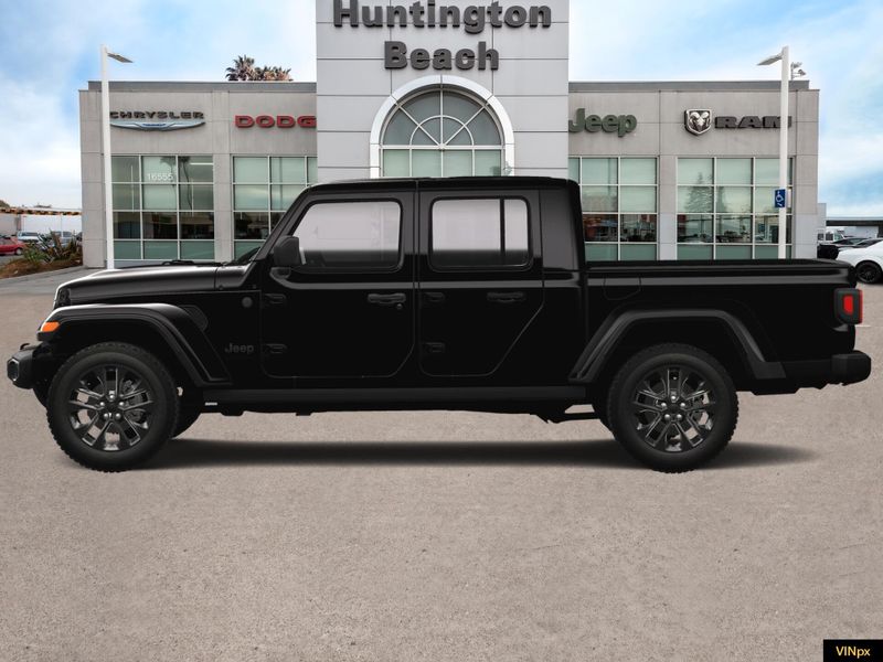 2025 Jeep Gladiator Nighthawk 4x4Image 3