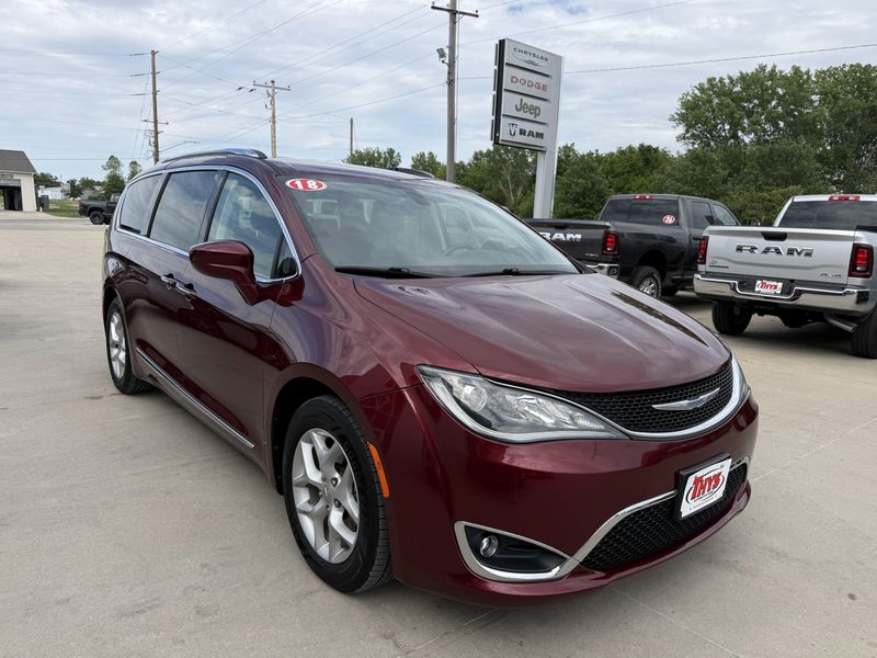 Used 2018 Chrysler Pacifica Touring LImage 34
