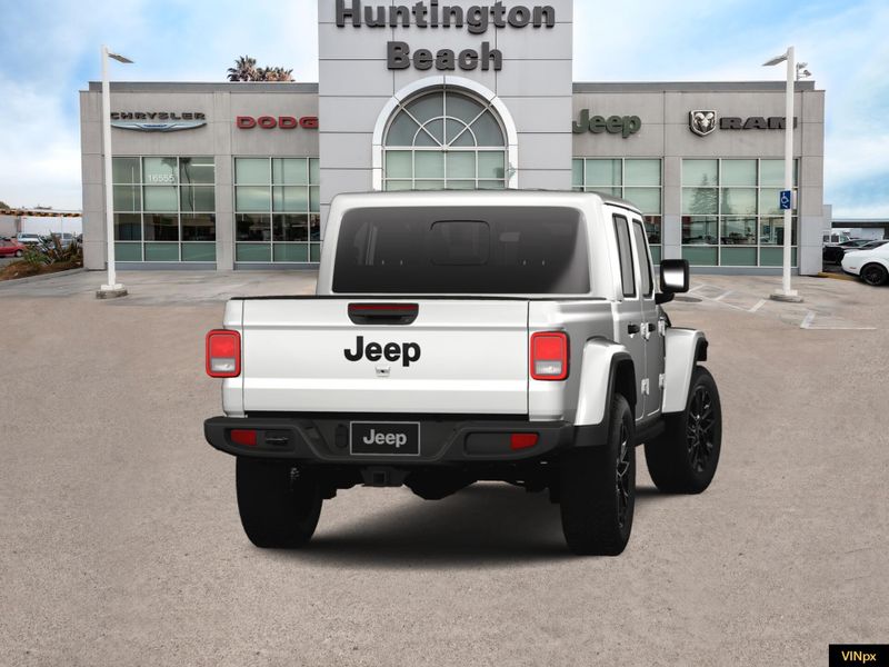 2025 Jeep Gladiator Nighthawk 4x4Image 14