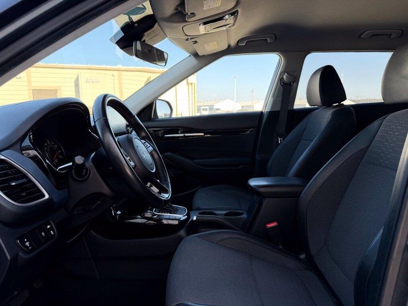 Used 2023 Kia Seltos SImage 11