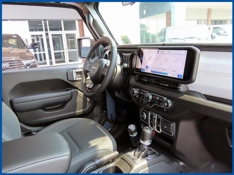 New 2025 Jeep Wrangler Sport SImage 8