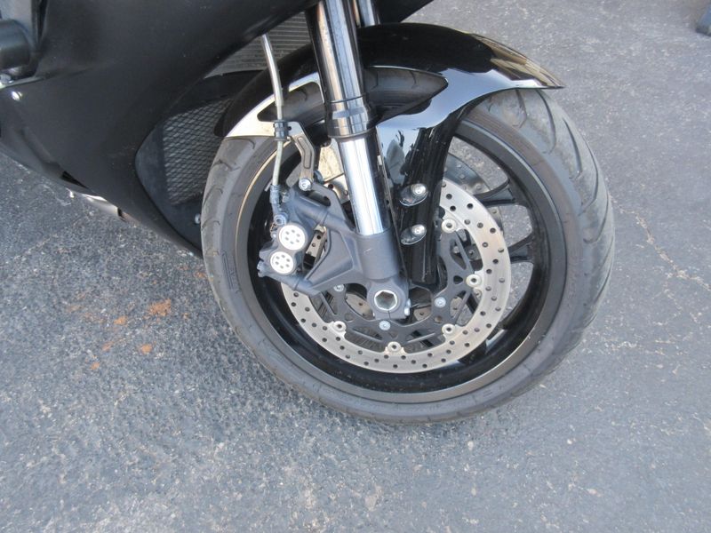 USED 2022 YAMAHA YZF-R1 Image 15