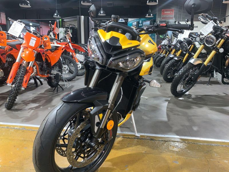 New 2025 Triumph STREET TRIPLE 765 RS Image 21