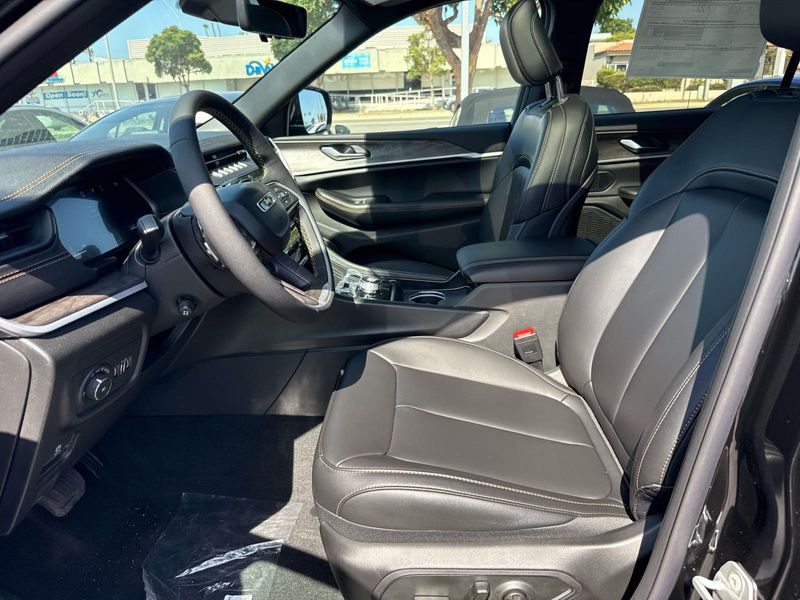 New 2026 Jeep Grand Cherokee L 85th Anniversary Edition 4x4