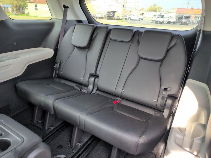 2024 Kia Carnival LXImage 32