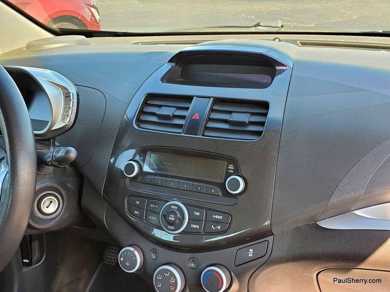 2015 Chevrolet Spark LSImage 16