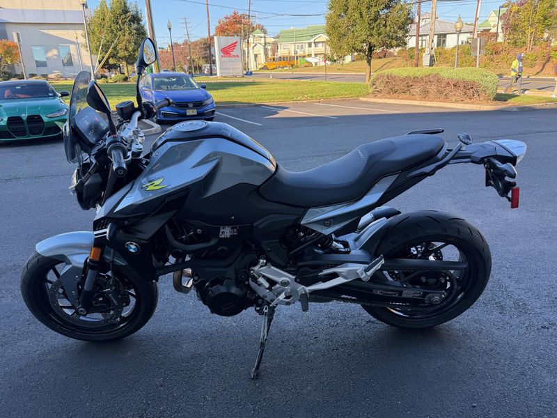 2023 BMW F 900 RImage 2