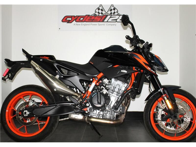 2022 KTM 890 DUKE GPImage 1