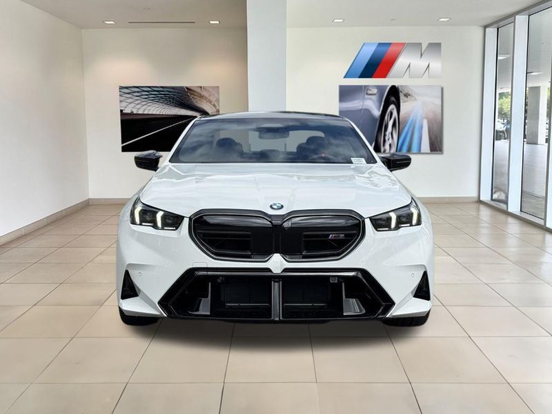 2025 BMW M5 BaseImage 3