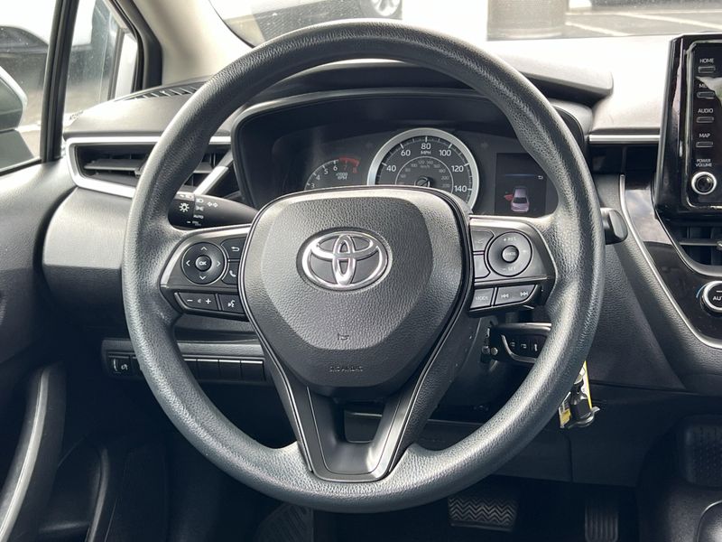 Used 2022 Toyota Corolla LEImage 6
