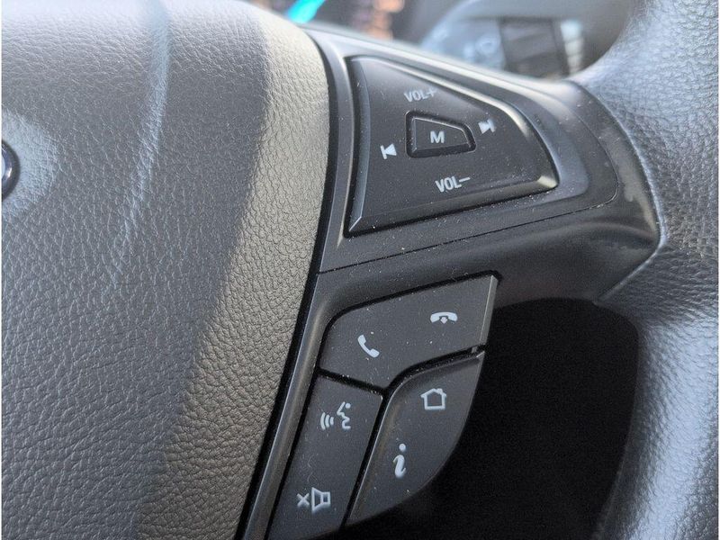 Used 2020 Ford Edge SEImage 23