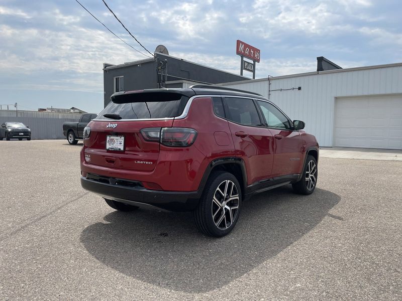 2024 Jeep Compass Limited 4x4Image 9