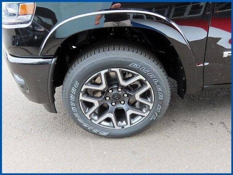 2025 RAM 1500 LaramieImage 4