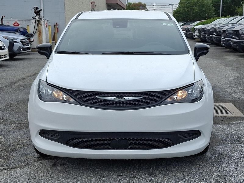 2026 Chrysler Voyager LX photo 2