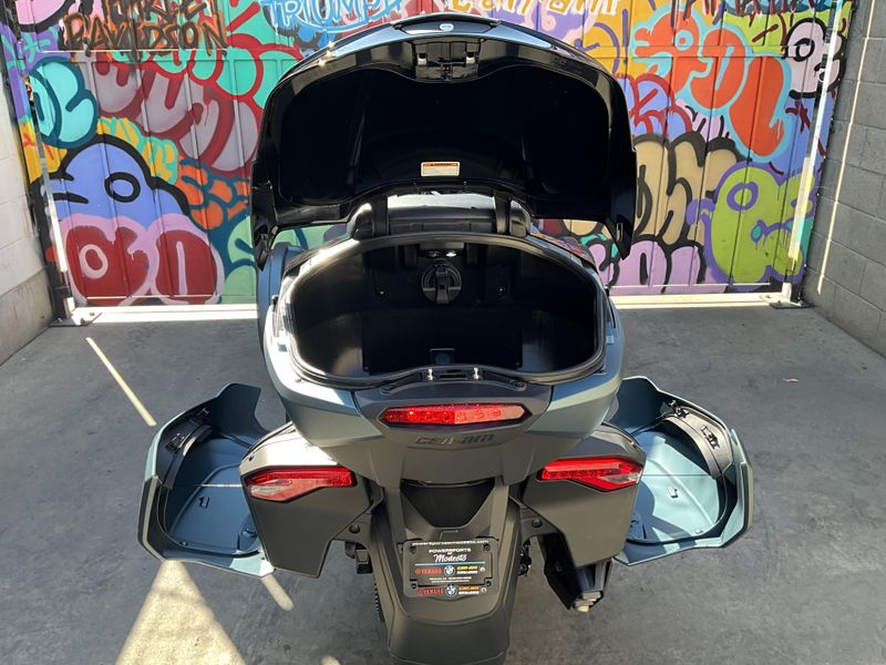New 2025 Can-Am SPYDER F3 LIMITED Image 10