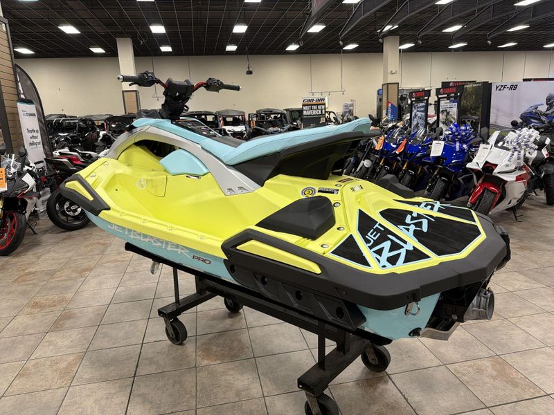 New 2025 Yamaha JETBLASTER PRO (3UP) Image 16
